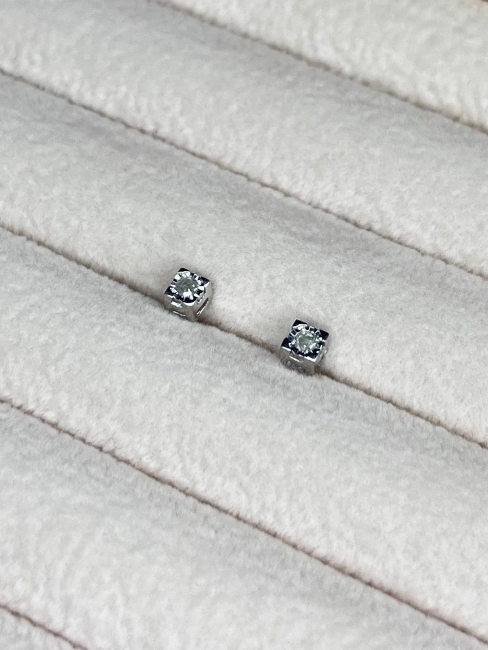 E041 | Natural Diamond Tiny Square Earrings